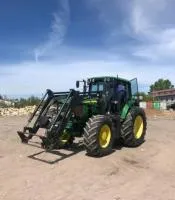 Трактор John Deere 6930